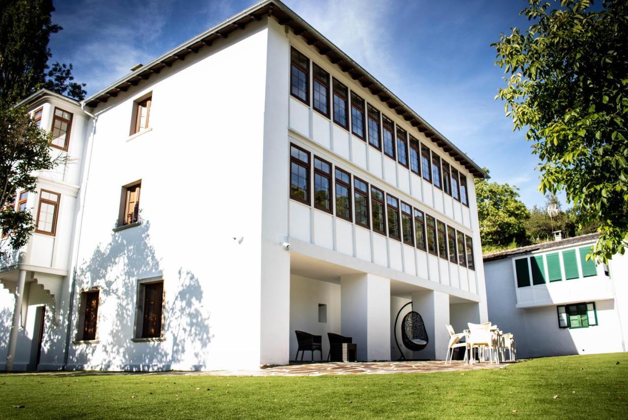 Hotel A Casa da Botica Samos Esterno foto