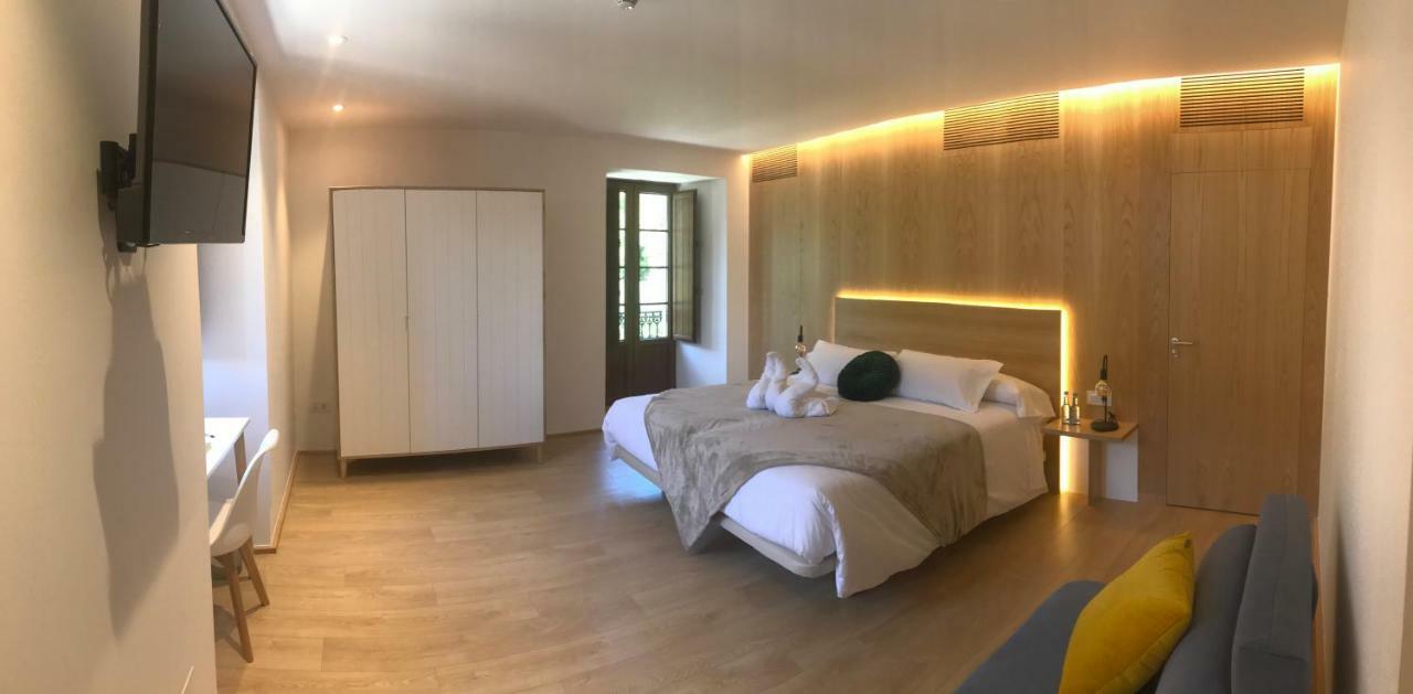 Hotel A Casa da Botica Samos Esterno foto