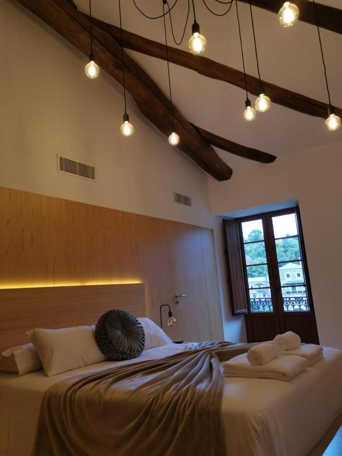Hotel A Casa da Botica Samos Esterno foto